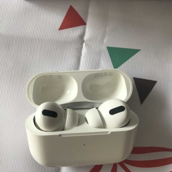 Apple headset airpods